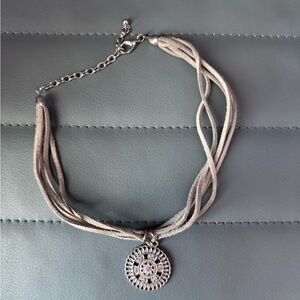 Elegant Silver Pendant Choker